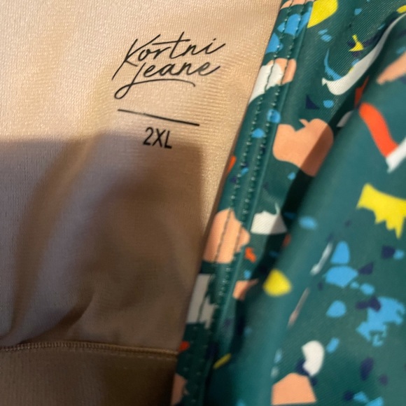 V’d Crop - Picture 2 of 2